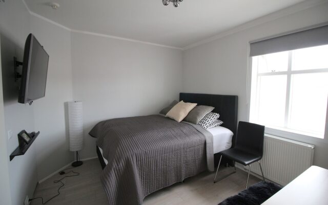 Steinaskjol Apartments