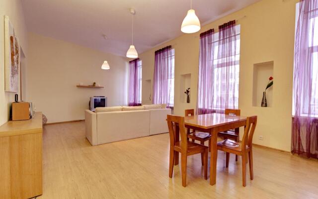 STN Apartments on Griboedov Canal Quay