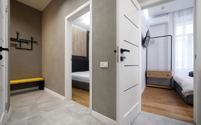 Royal apartment on Hmelnytskogo 37