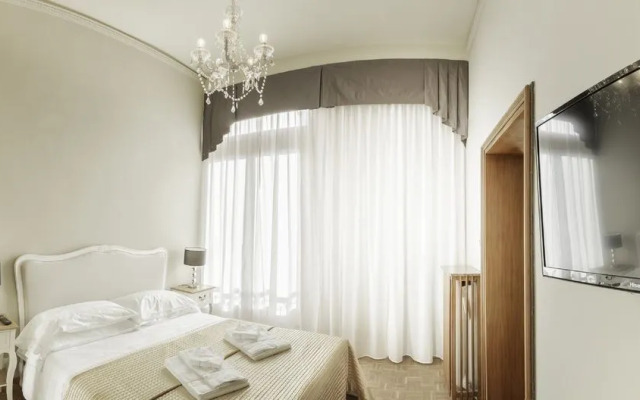 San Marco Luxury Canal View Apartments