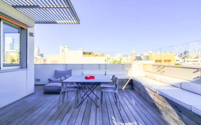 Royal Eden Apartment