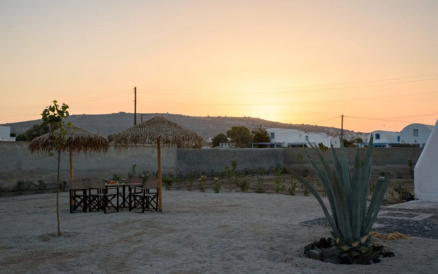 Villa George Santorini