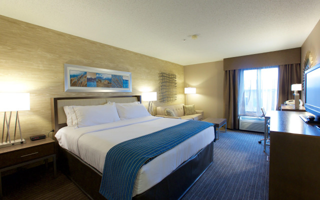 Holiday Inn Express Fargo-West Acres by IHG