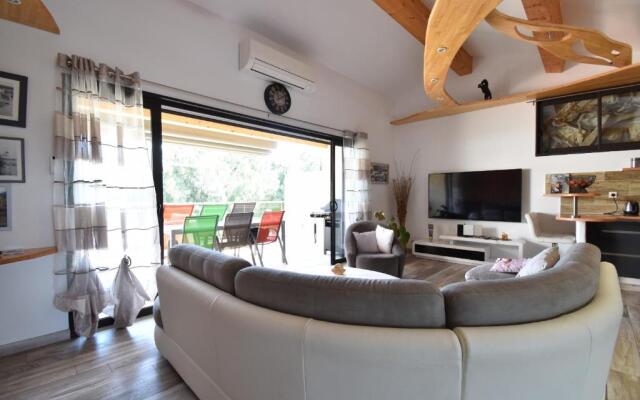 T2 vue canal et remparts d'Aigues Mortes