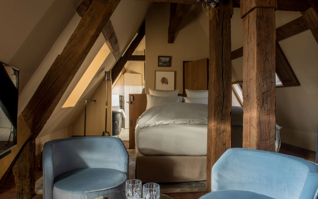 Cour des Vosges - Evok Collection