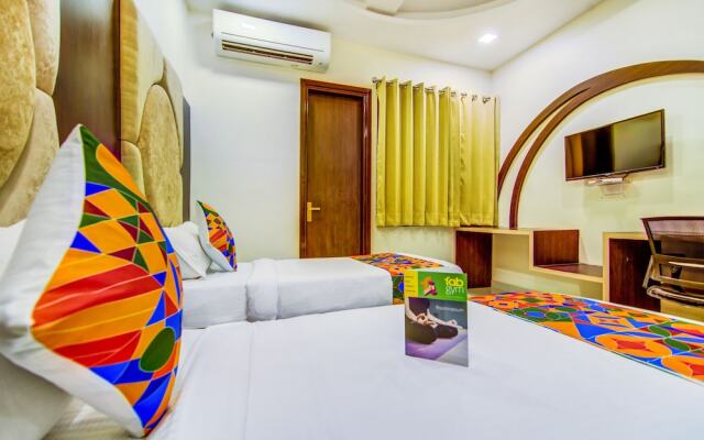 Fabhotel Nayyar Inn