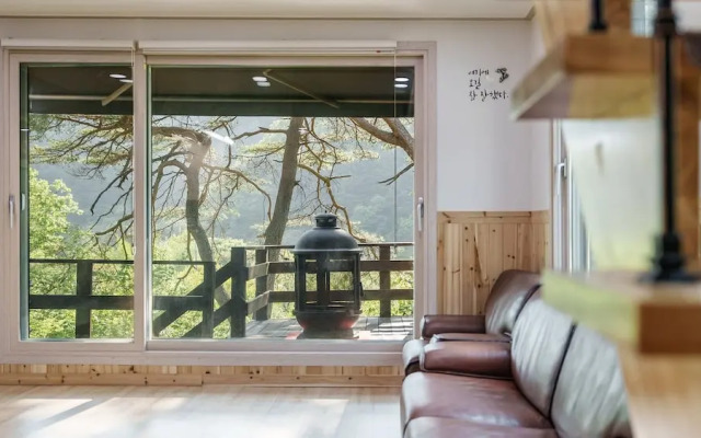 Gapyeong On The Hill Pool Villa