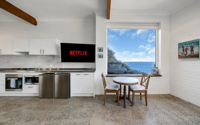 Cliffside: Bondi Beach