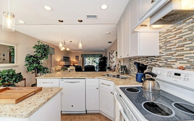 Polynesian Gardens Villa P6 by Vtrips