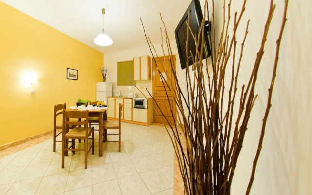 Remezzo Apartments & Studios