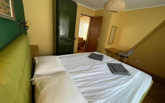 "Indian Summer" Apartment