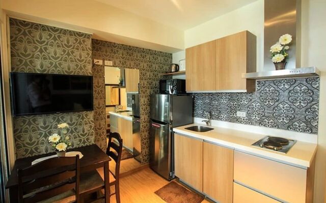 Azure Rio West Wave Pool 1 Bedroom near Airport