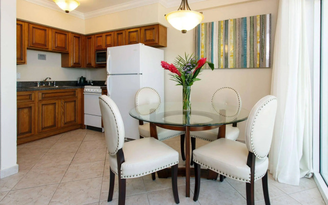 The Sea Lord Hotel & Suites (Adults Only)