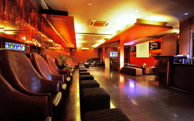 Sparks Life Jakarta, ARTOTEL Curated