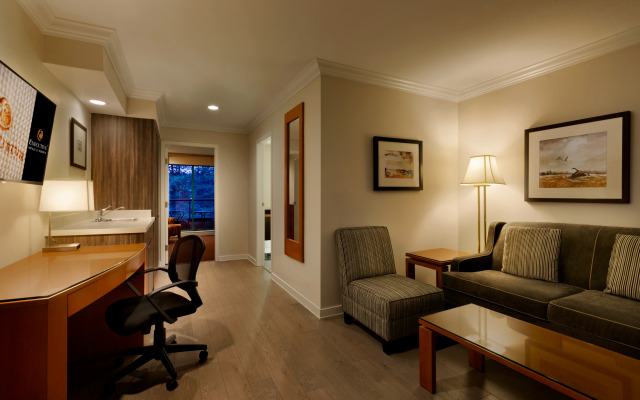 Executive Suites Hotel Metro Vancouver