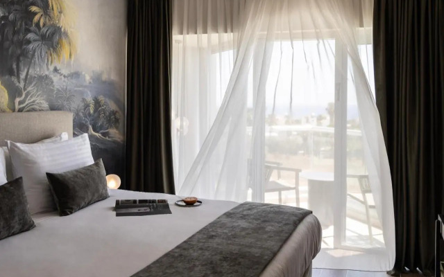 Crown Resorts Horizon Hotel