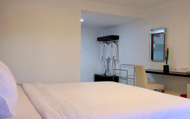 S2 Hotel