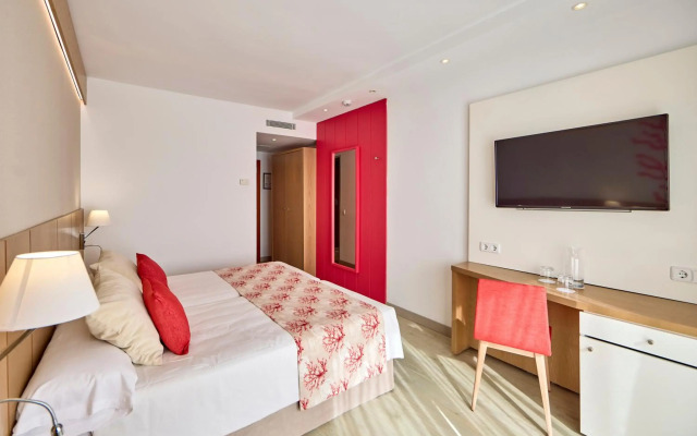 Universal Hotel Perla