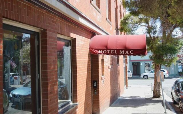 Hotel Mac