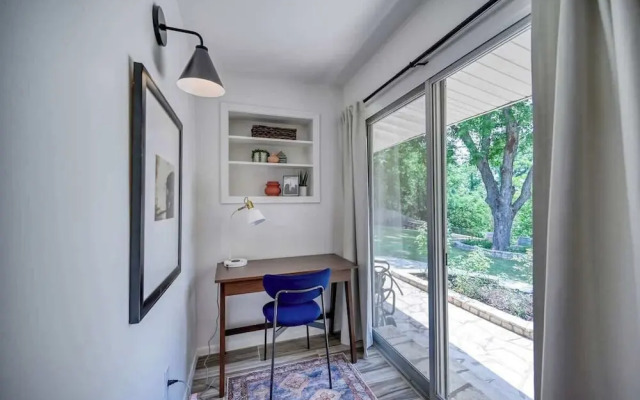 Luxury Lakefront Oasis With Boat Dock-firepit