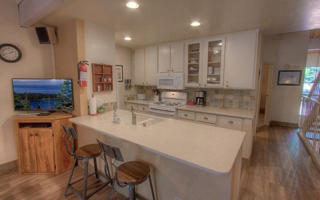 Cheyenne's Place 4 Bedroom Home by RedAwning