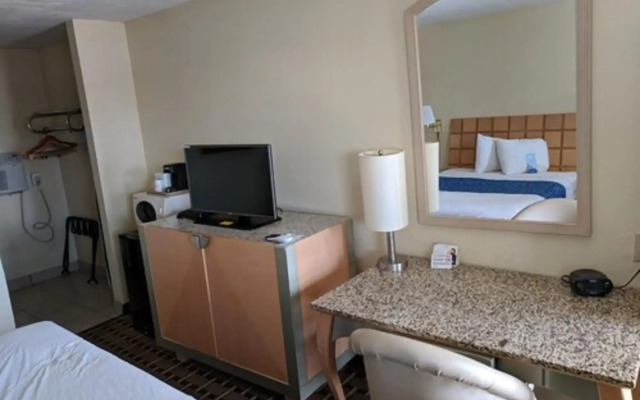 Travelodge by Wyndham Clovis
