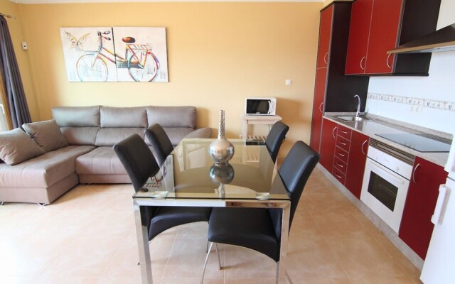 Apartment - 2 Bedrooms with Pool and WiFi - 107474