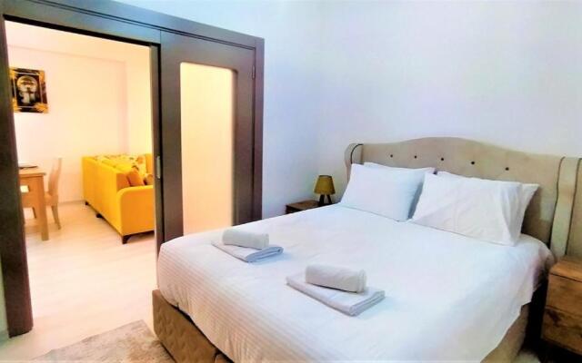 Central Flat With Shared Pool In Kepez Antalya