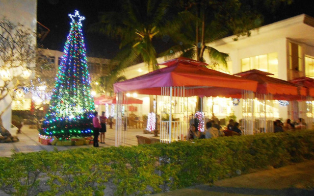 Yasaka Huong Sen Restaurant & Hotel