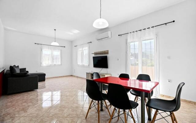 Chrisy s Apartment in Chania