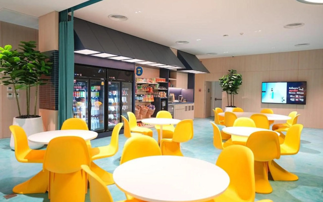 GO Hotel Sriracha at Central Si Racha