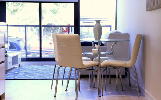 Heart of Ormond Apartment  by Ready Set Host
