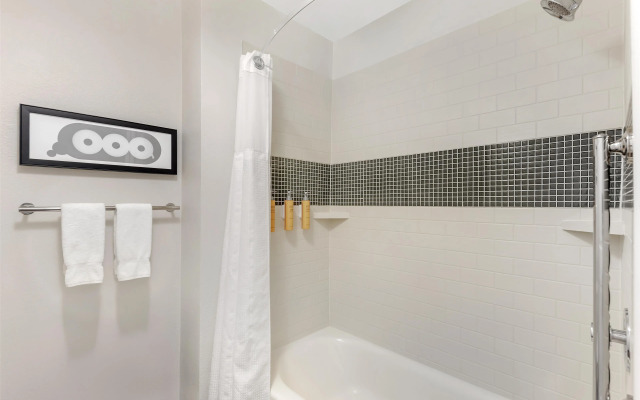 Sonesta ES Suites Austin The Domain Area