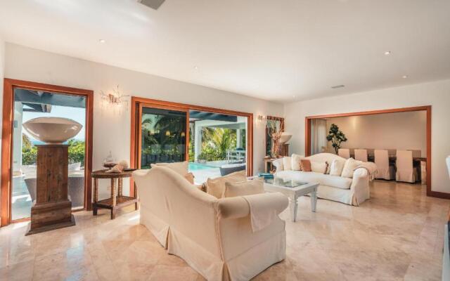 Great Villa at Puerto Bahia E3 w Breakfast Incl