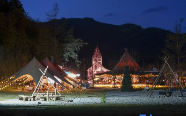 LUCIGOGO Luxi Valley White Deer Private Soup Tent Camp