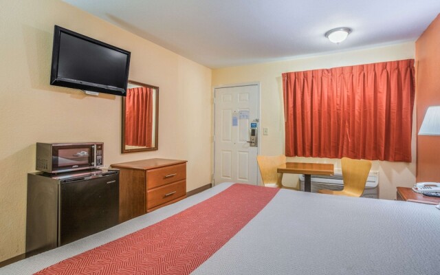 Rodeway Inn & Suites