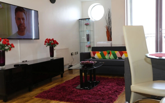 2 Beds Riverview HillHouse Apartment