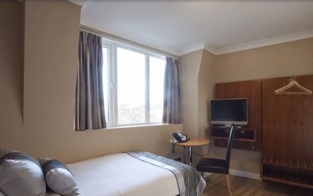 The New London Carlton Hotel & Service Apartments