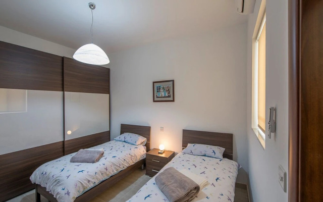 The Hillock North G16