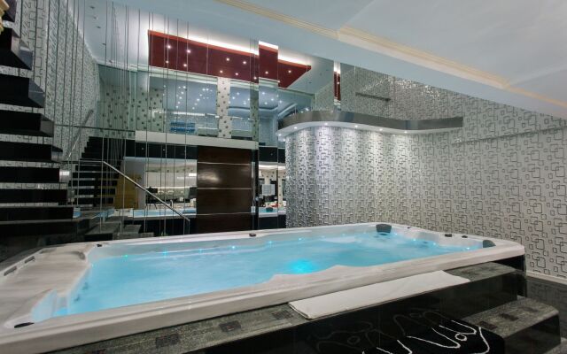 Luks Lofts Hotel & Residences