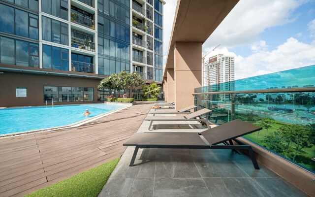 Eco Green Saigon Luxury Apartment Hotel