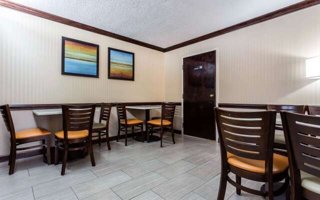Quality Inn & Suites Mooresville - Lake Norman
