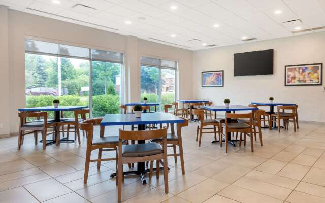 GLō Best Western Kanata Ottawa West