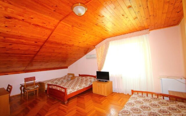 Na Krasnozelenykh 38 Guest House