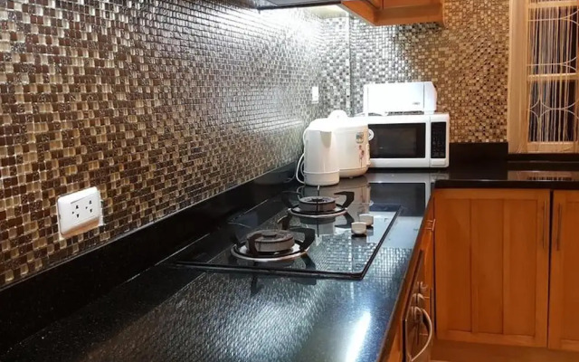 4 Bedroom Villa Private Pool Central Pattaya 15 min Away