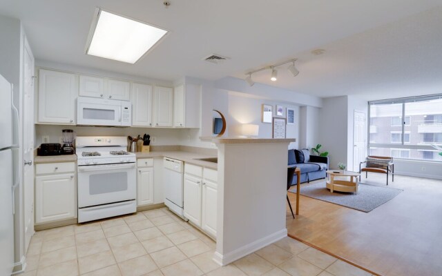 Cozy 1 Bedroom Condo at Ballston