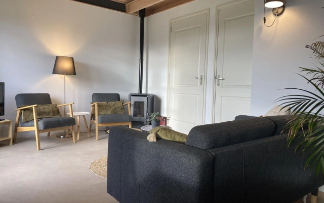 Cozy Chalet With Palet Stove