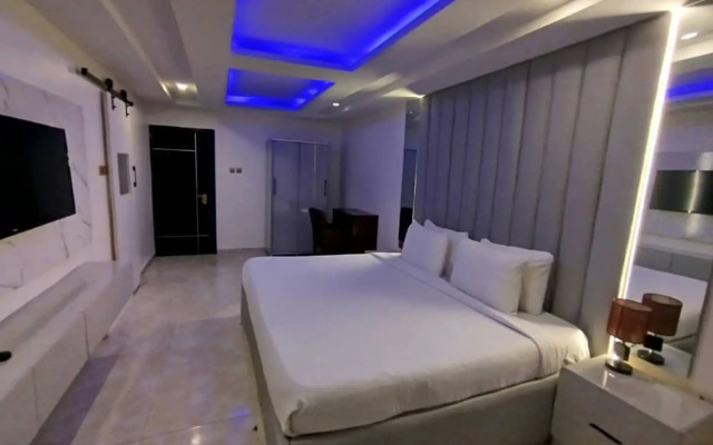 Double M Exquisite Suites and Lounge