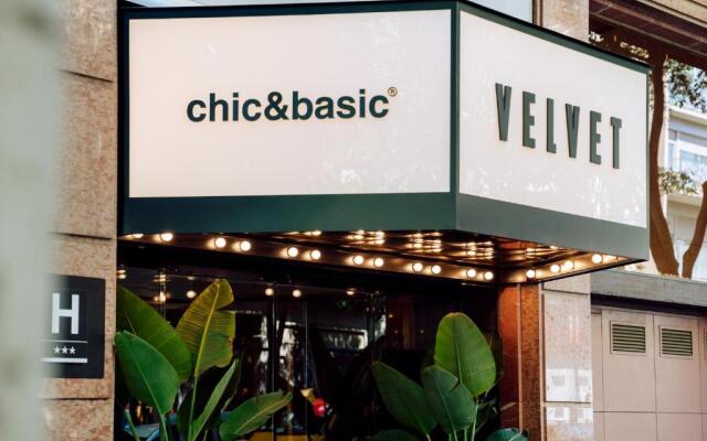 Chic & Basic Velvet Hotel