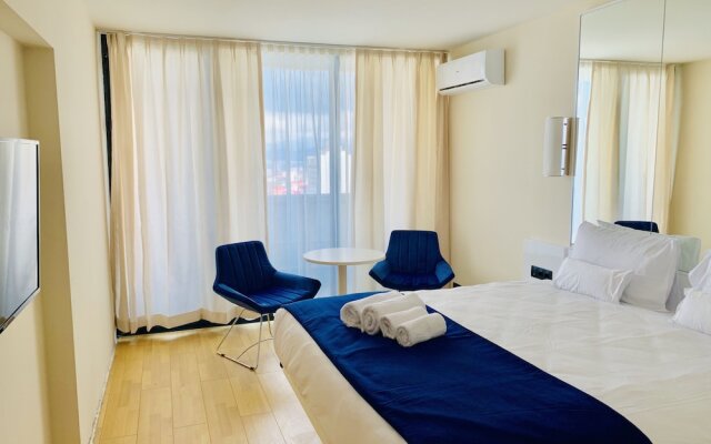Royal Sea Breeze Apartment